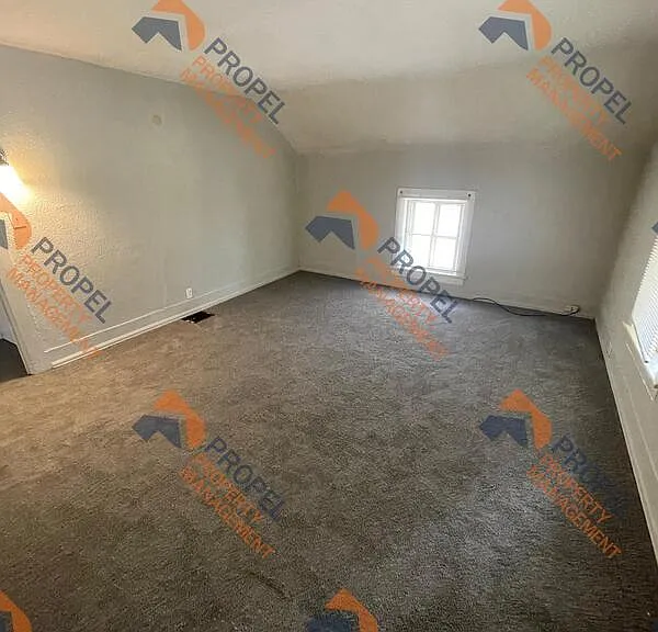 411 W 3rd St #2 — Photo 2