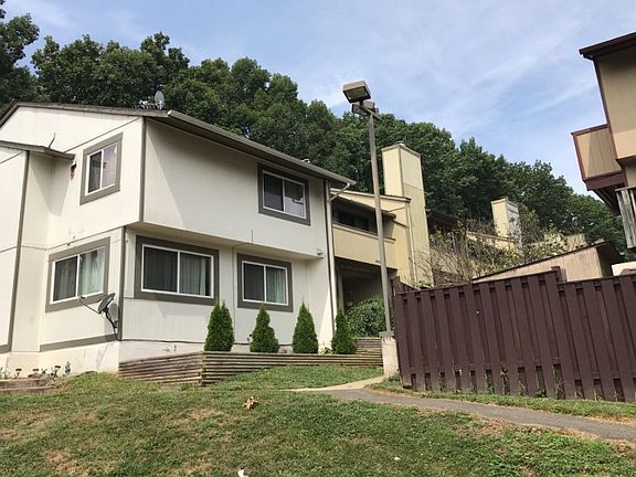 3rd image of 18541 Split Rock Ln