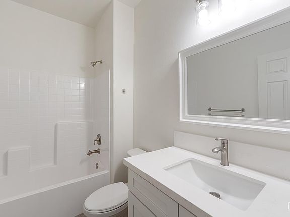 5th image of 434 Madera St
