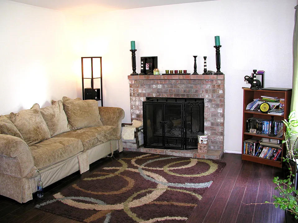www.LamoureuxRealEstate.com