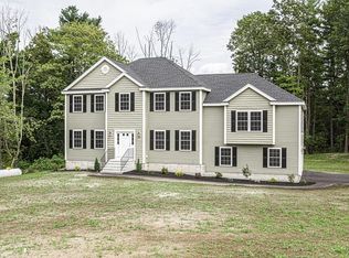 351 Colburn Ave, Dracut, MA 01826