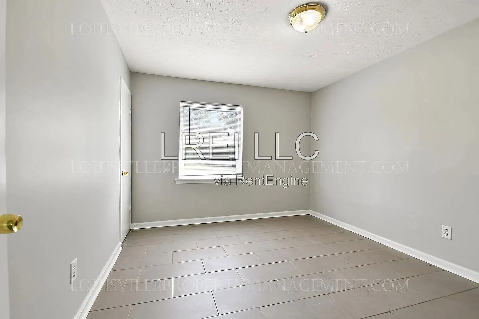 3 bed, 1.0 bath, 1039 sqft, $1,395 — Photo 2