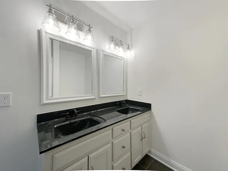 1575 Cobra Ln — Photo 10