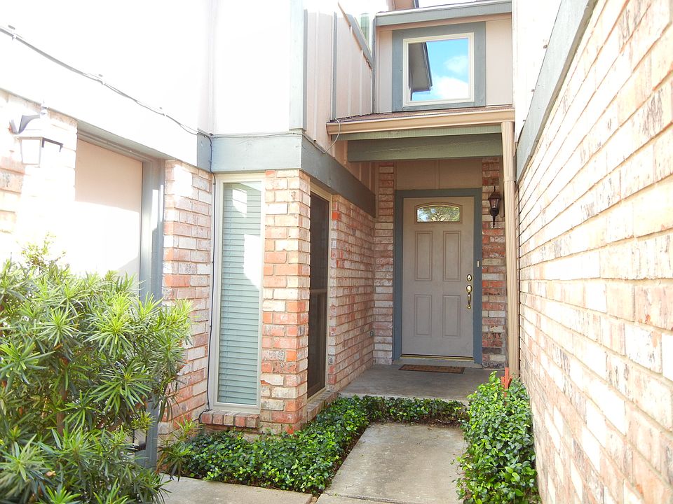 2nd image of 1008 Solano Dr