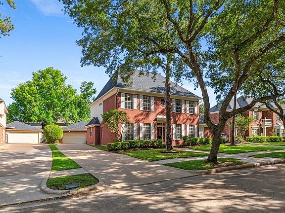 3rd image of 4614 Jamaica Drive
