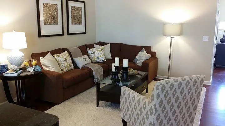1410 Stone Manor Dr — Photo 2