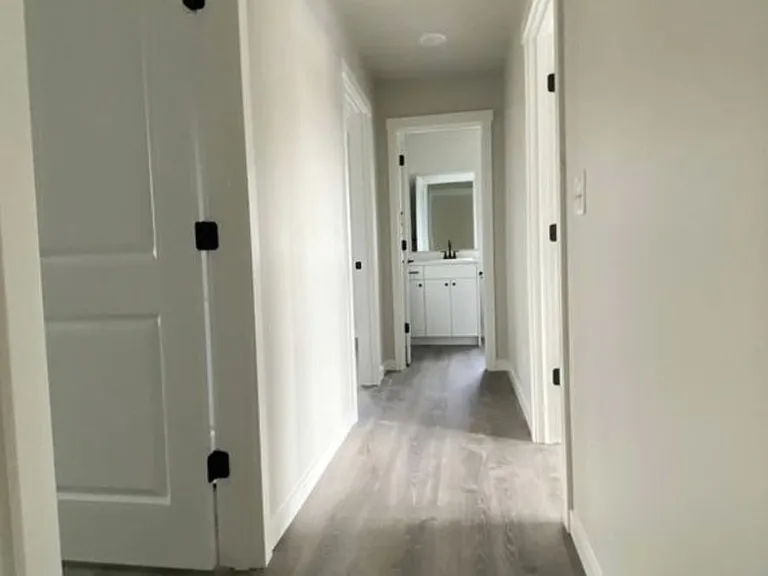 608 Telegraph Rd — Photo 5