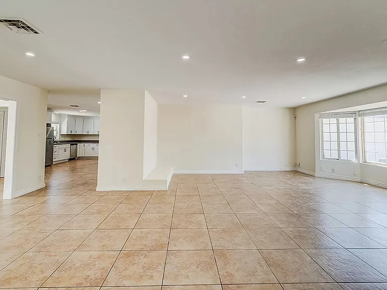 557 Canosa Ave — Photo 11