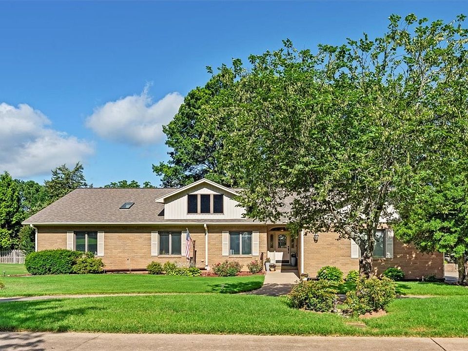 1st image of 2957 S College Dr
