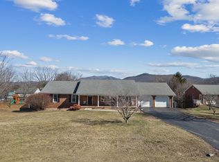 323 Winesap Rd, Roanoke, VA 24019