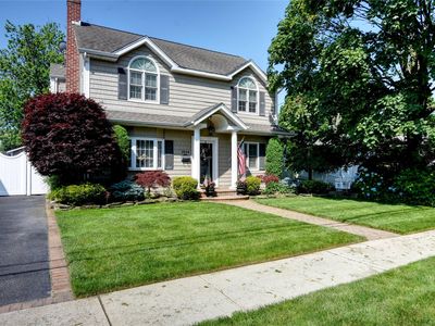 2644 Colonial Avenue, Merrick, NY, 11566