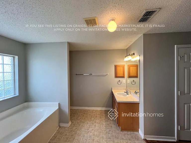 1080 SW McCoy Ave — Photo 20