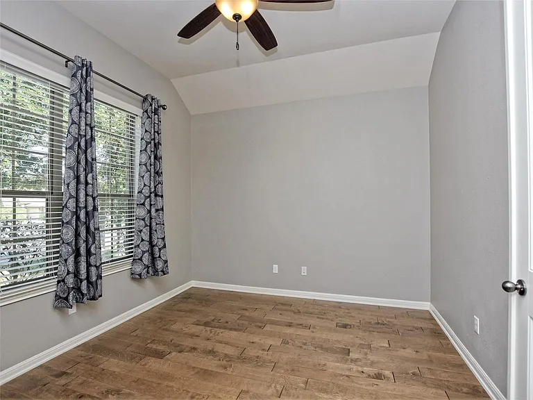 2508 Hilltop Divide Ln — Photo 14