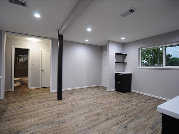 5th image of 2710 21st Ave N
