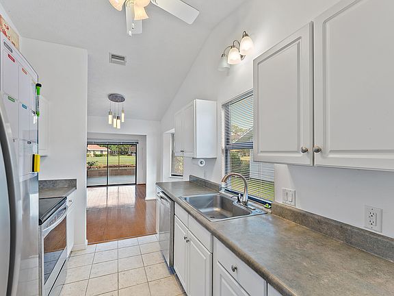 3rd image of 8081 SE Eaglewood Way