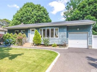14 Otsego Pl, Commack, NY 11725