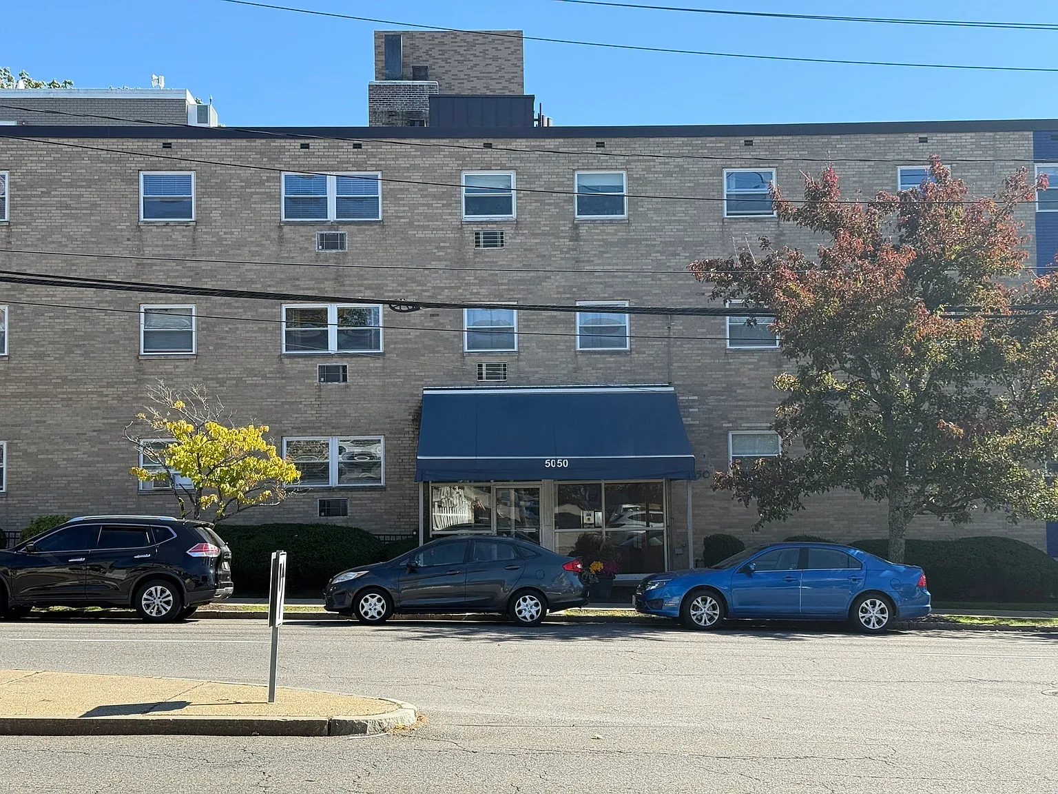 2 bed, 1.0 bath, 760 sqft, $2,500 — Photo 1
