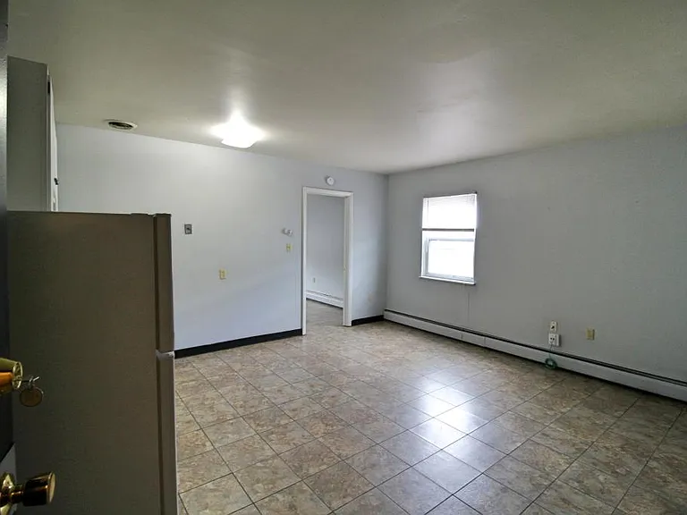 356 E Duncan St — Photo 3