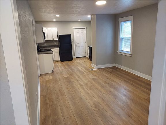 4th image of 100 Catskill Ave