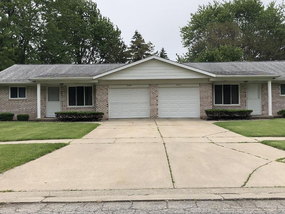 2nd image of 3327 Saxton Dr