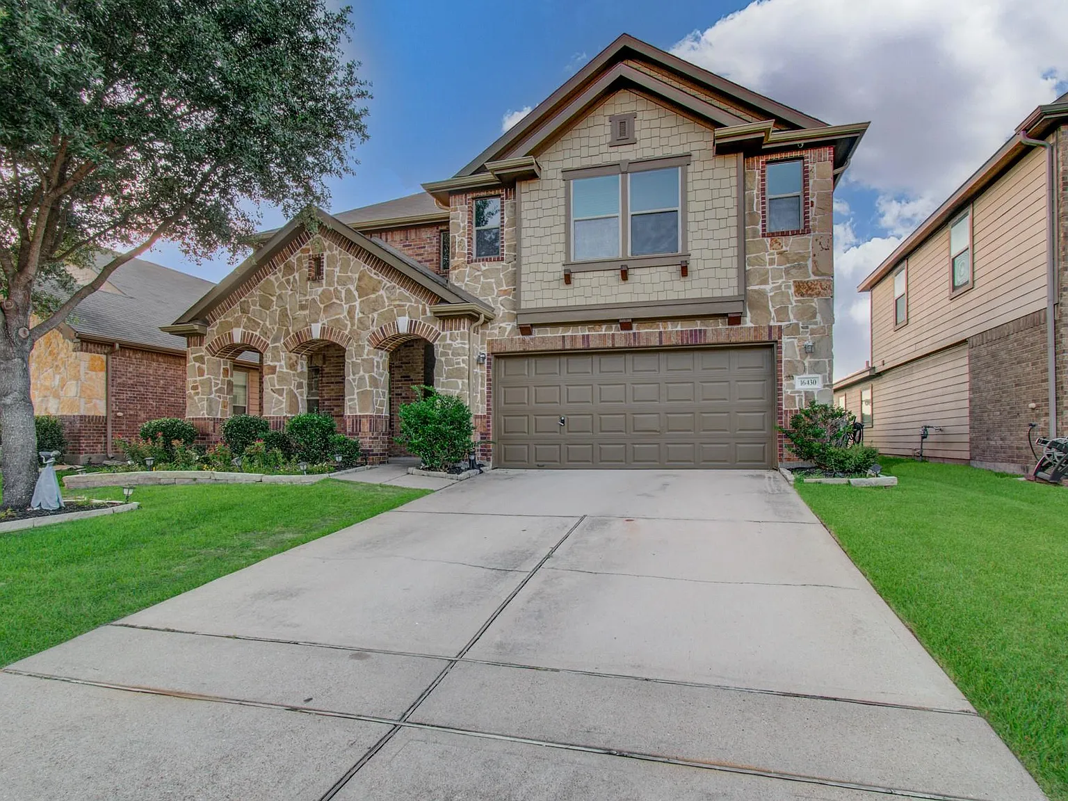 4 bed, 2.5 bath, 3353 sqft, $3,100 — Photo 4