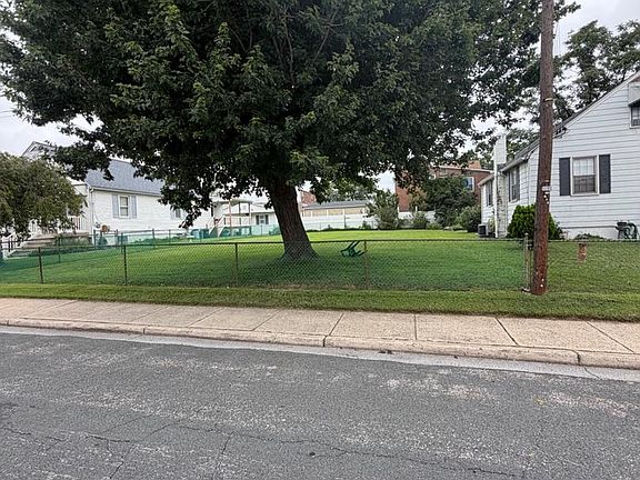 5th image of 64 Avalon Ave