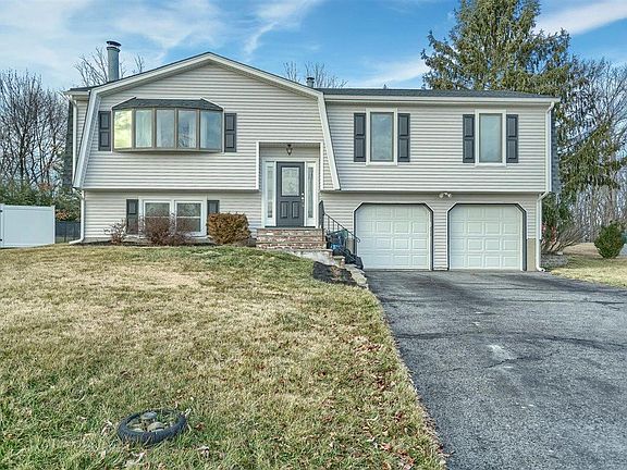 2nd image of 20 Millard Cir