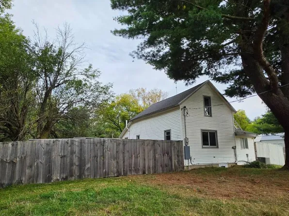 4917 Whitefeather Rd, Rhodes, MI 48652