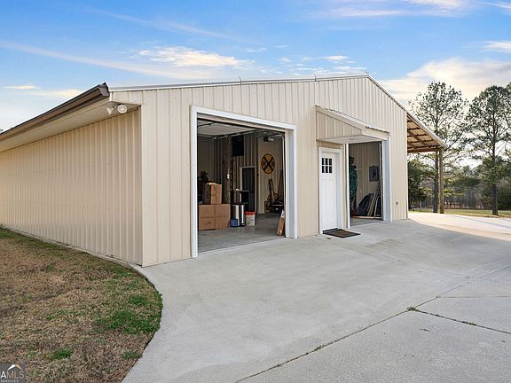 3rd image of 451 Burkhalter Rd