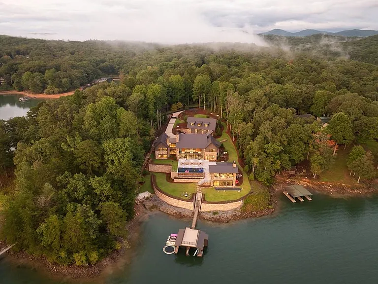 725 Rocky Point Dr — Photo 9