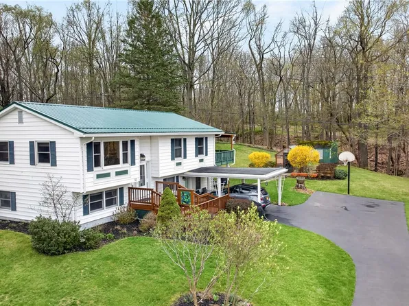 32 Hillcrest Dr, Penn Yan, NY 14527