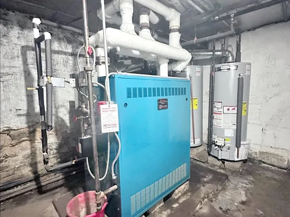 1243 Willoughby Avenue image 12 of 19