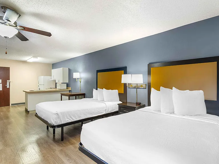 Deluxe Studio - 2 Full Beds