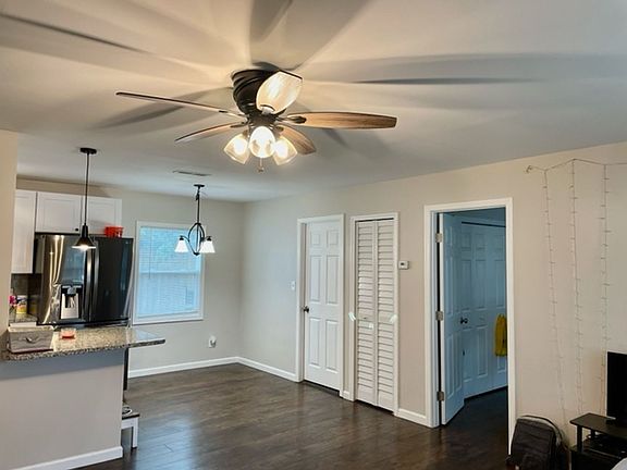 5th image of 238 Colony Dr