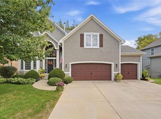 9623 Falcon Valley Dr, Lenexa, KS 66220