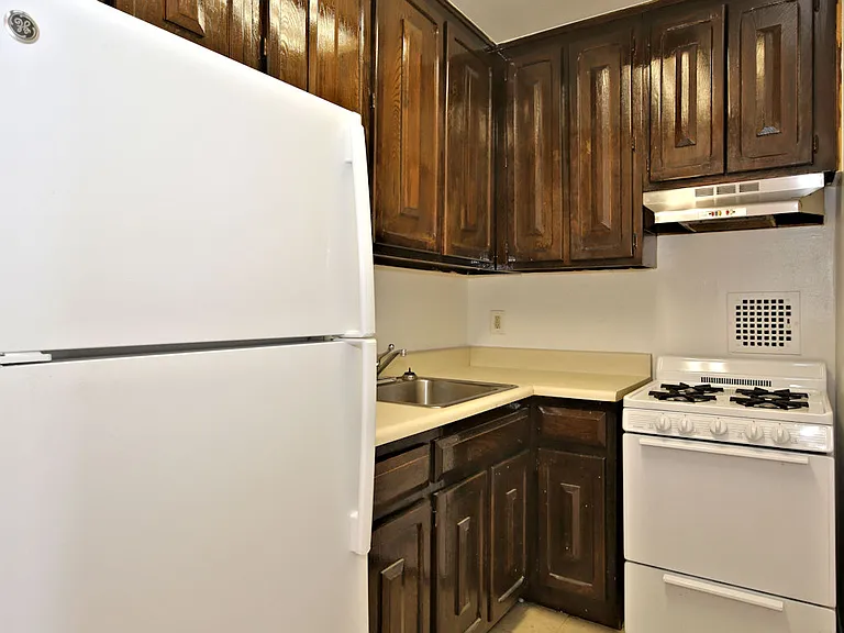 Apartment for Rent — Photo 1