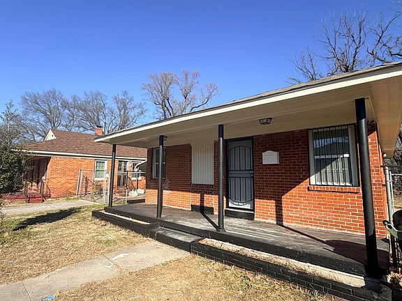 2nd image of 1304 Oak St