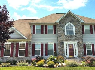 115 Drewery Ln, Falling Waters, WV 25419