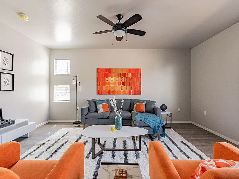 Bellevue Apartments — Photo 11