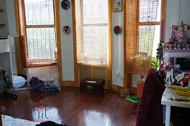 Rented by Rennit Inc.