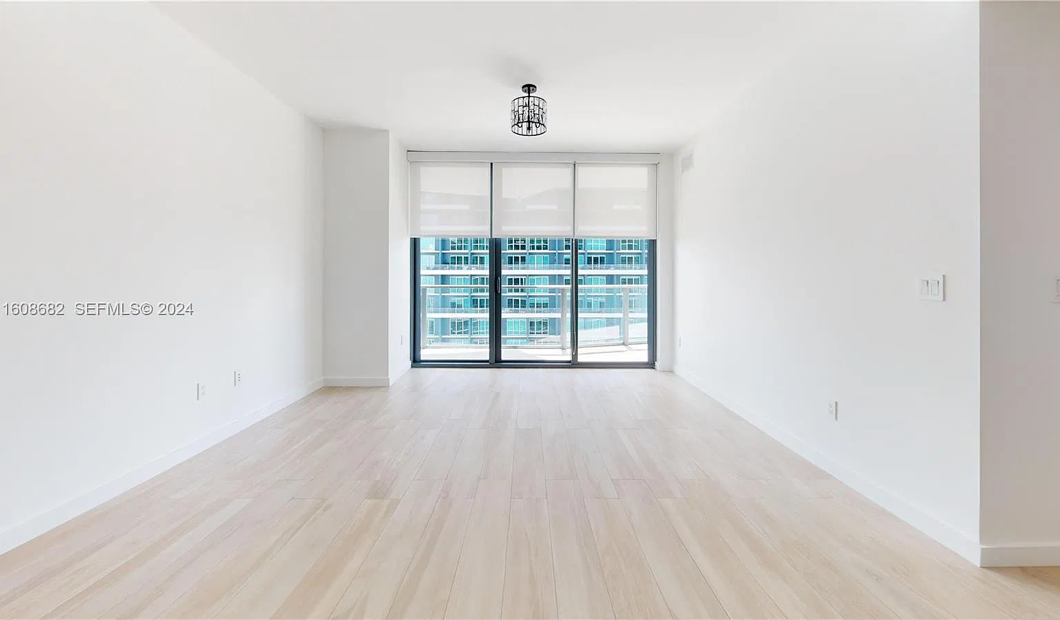 1 bed, 570 sqft, $3,400 — Photo 3