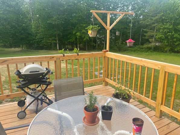 396 Pleasant St #A, Epping, NH 03042