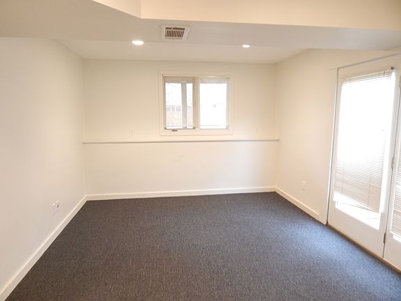 Walk-out LL Family Room