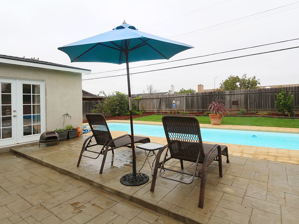 2nd image of 205 Jullien Dr