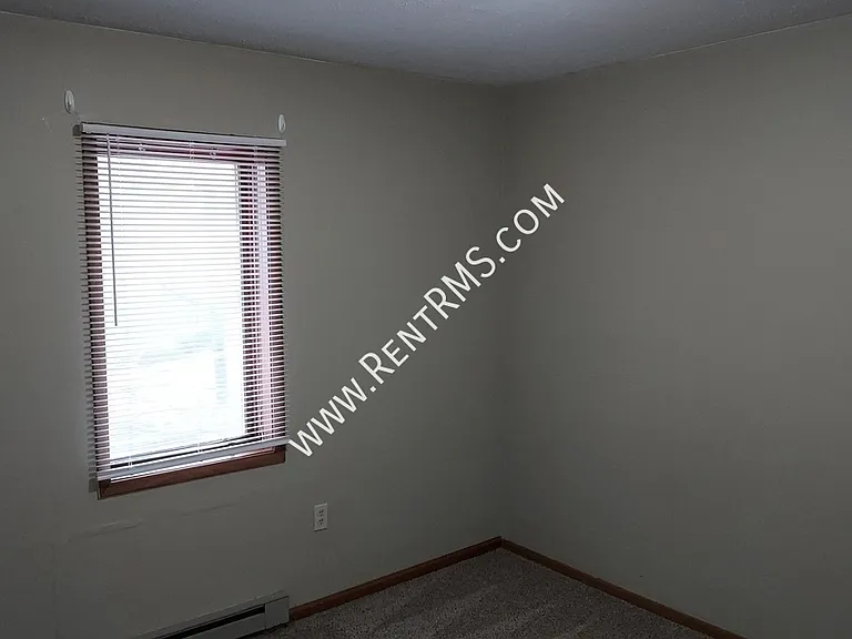 119 W 3rd St #10 — Photo 8
