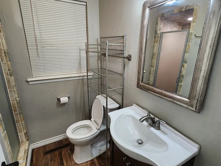 204 S Morrison Dr — Photo 11