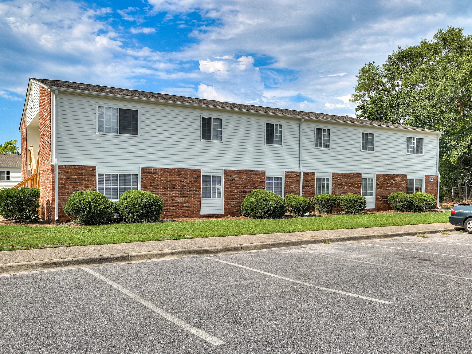 River's Edge Apartments — Photo 3