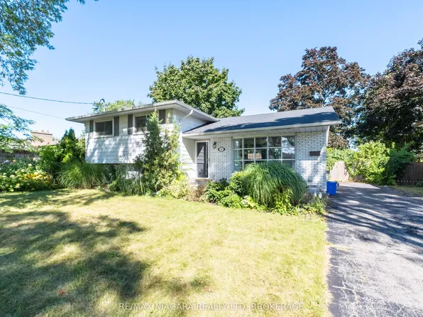 15 Old Oxford Rd, Saint Catharines, ON L2M 2J7