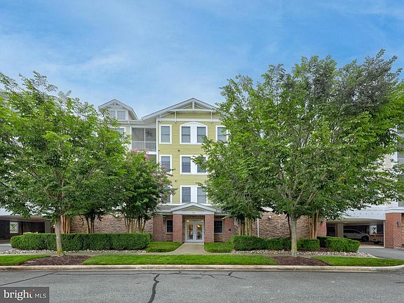 3rd image of 31568 Winterberry Pkwy Unit 104