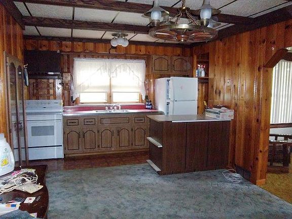 4th image of 202 Gardner Ave